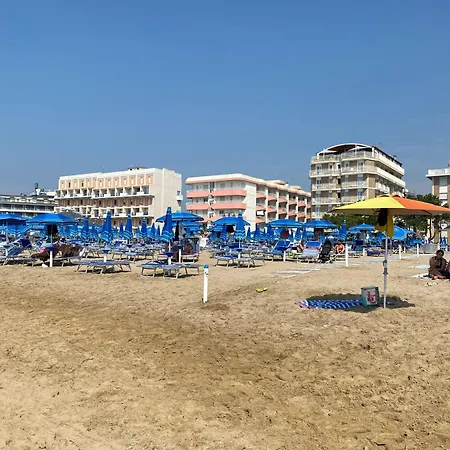Rooftop Onda Blu Vista Mare - Aria - A 150 Mt Dalla Lido di Jesolo