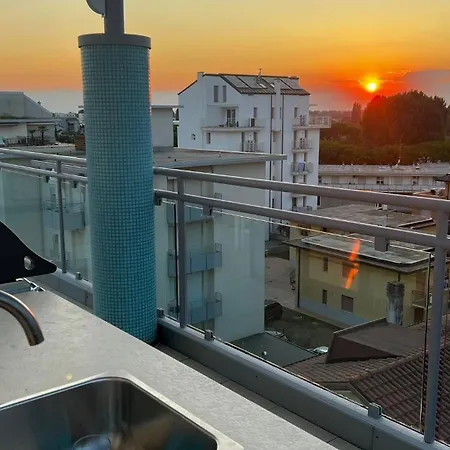Apartment Rooftop Onda Blu Vista Mare - Aria - A 150 Mt Dalla Lido di Jesolo